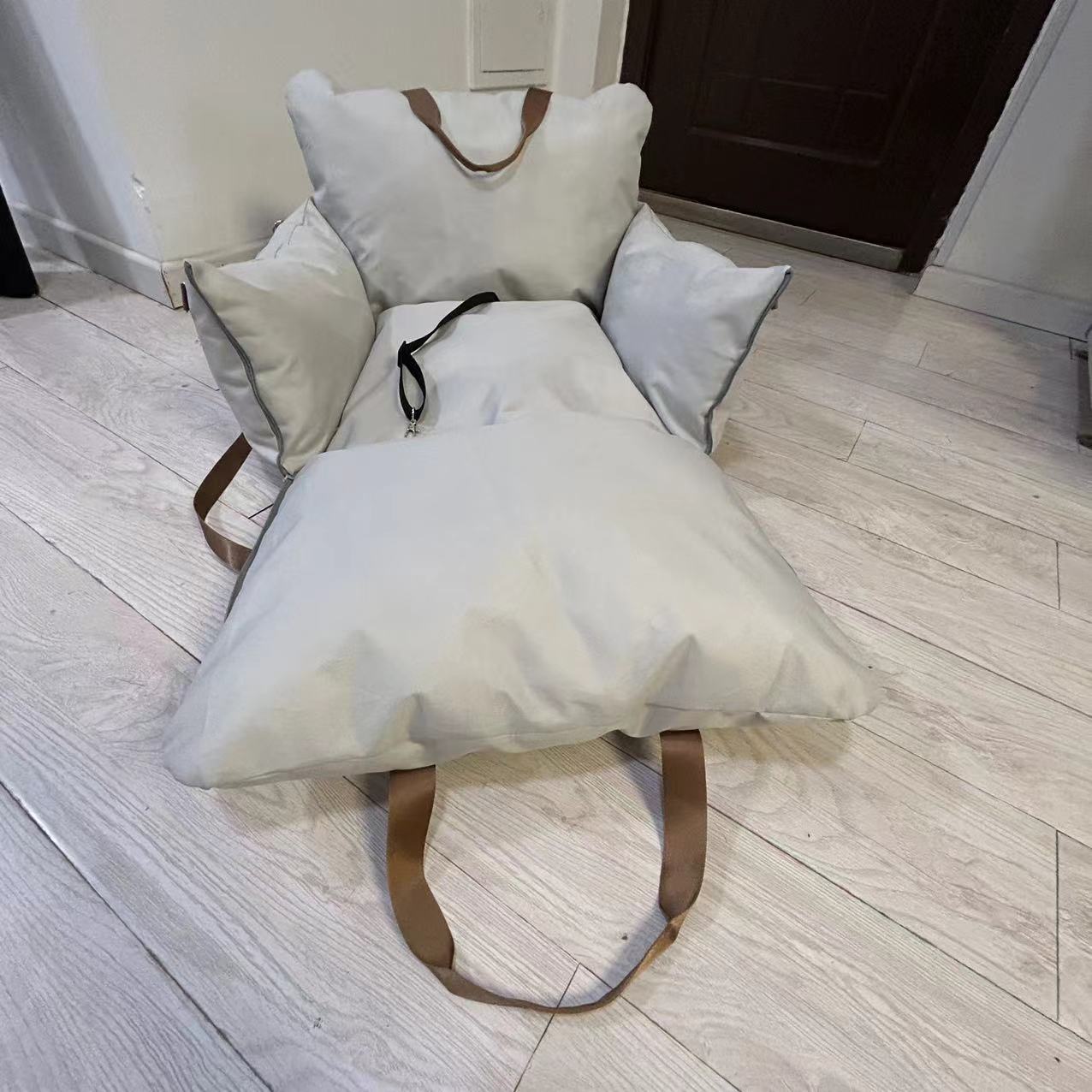 Foldable Car Seat with Storage — Travel view 3